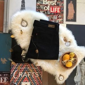 Levi’s Demi Curve Jeans